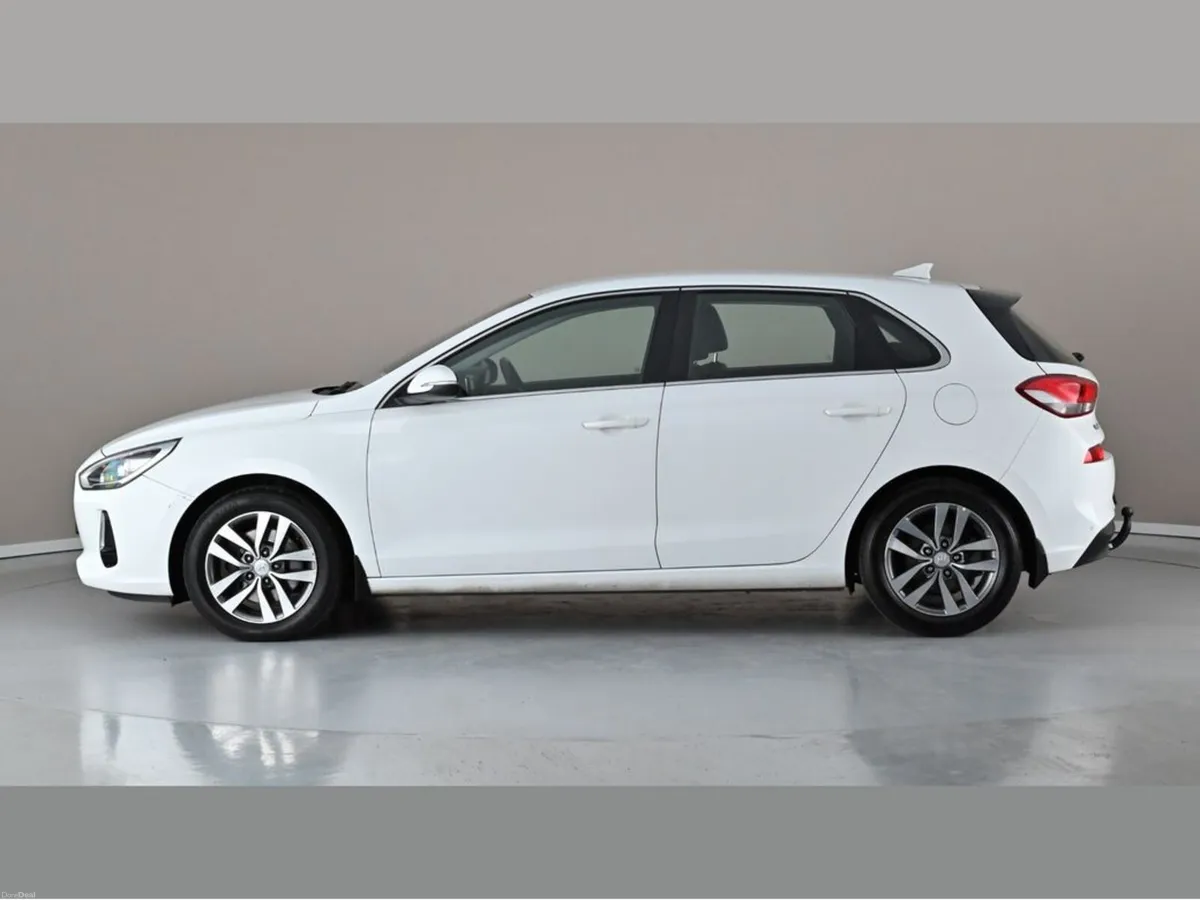 Hyundai i30 i 30 Deluxe Plus 5DR - Image 3