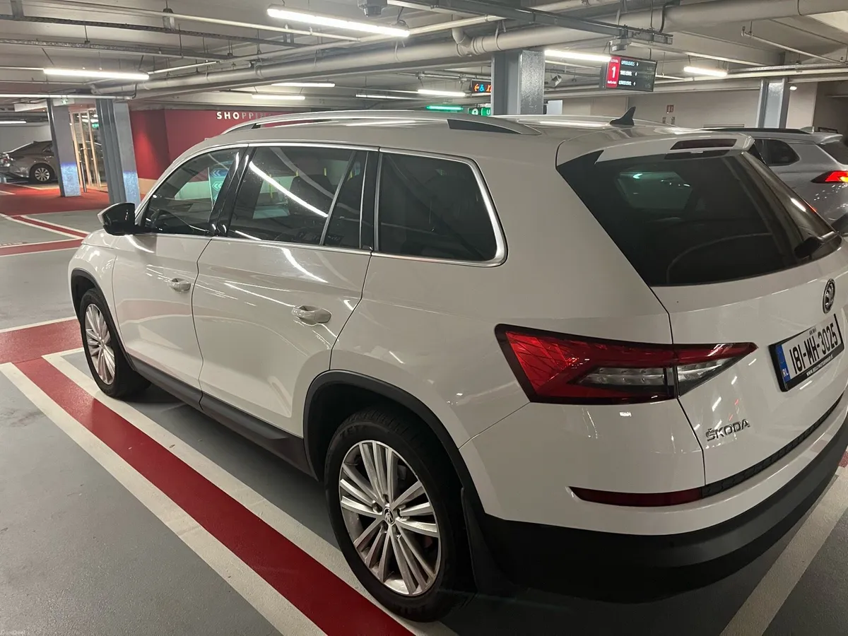 Car - Image 4