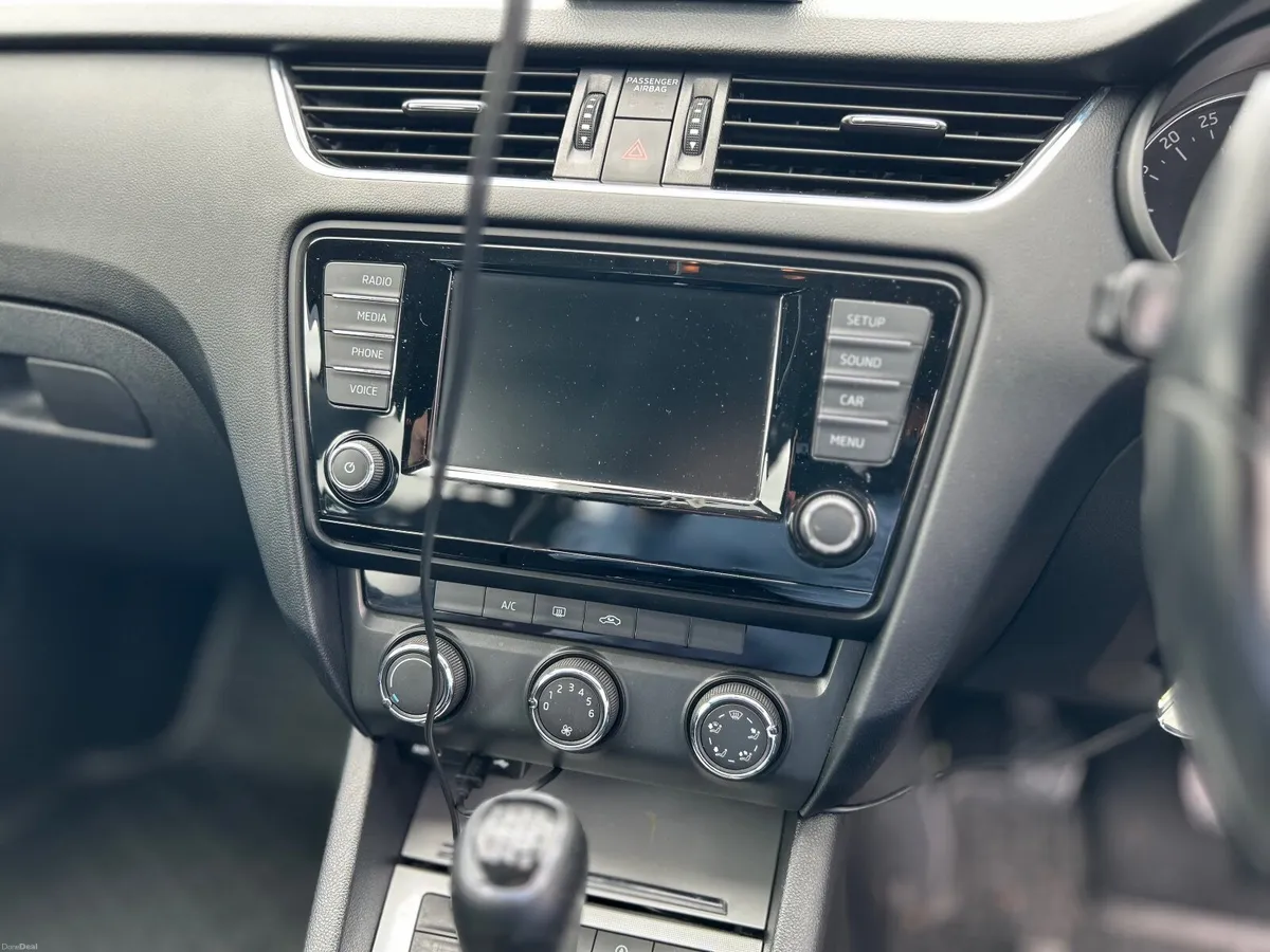Skoda Octavia 2016 - Image 2