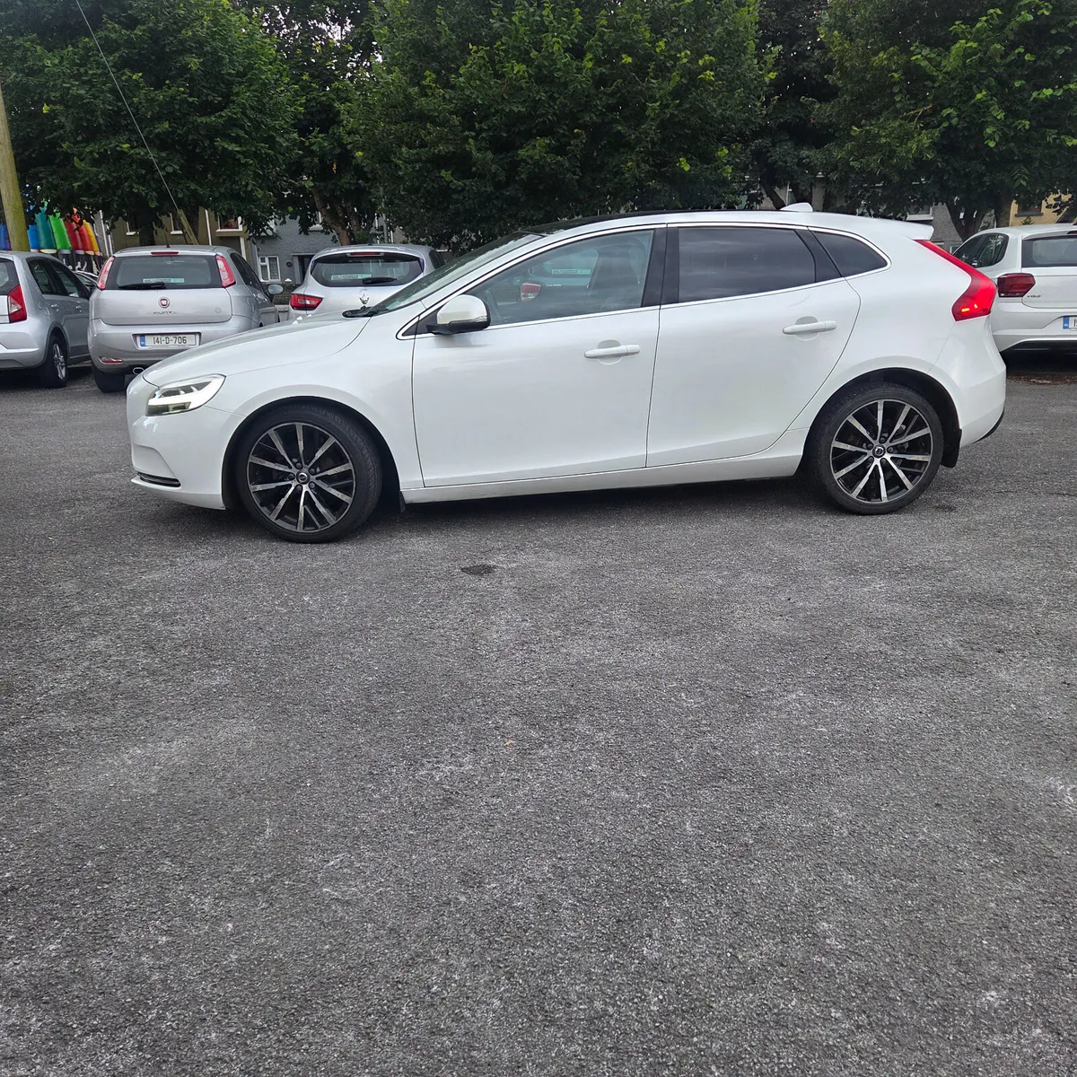 Volvo V40 2017 2.0 5DR Inscription D2 - Image 5