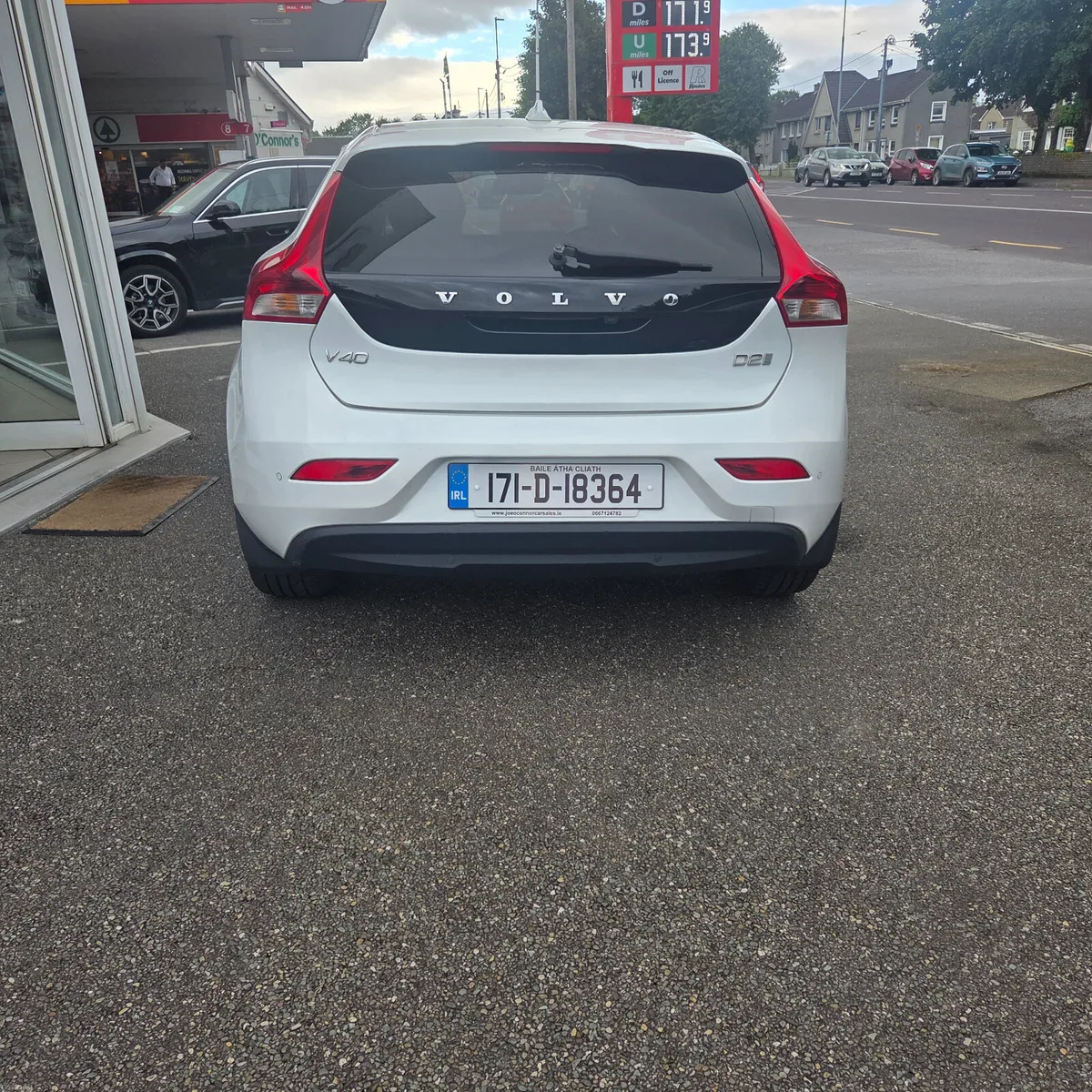 Volvo V40 2017 2.0 5DR Inscription D2 - Image 6