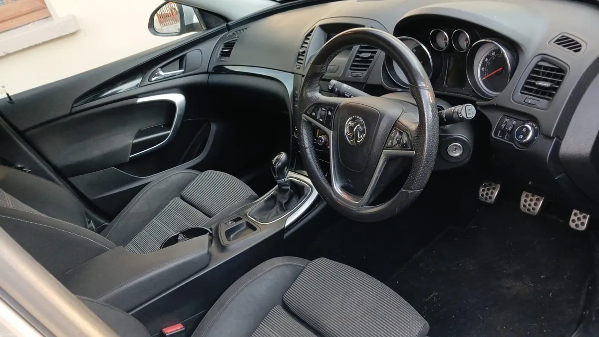VAUXHALL INSIGNIA SRI 2.0 DIESEL - Image 3
