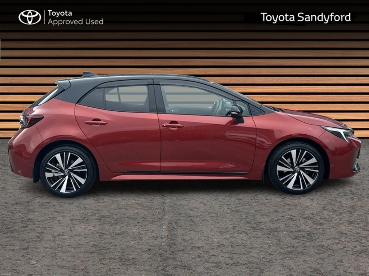 Toyota Corolla LUNA SPORT HATCHBACK // AIR CON // - Image 3
