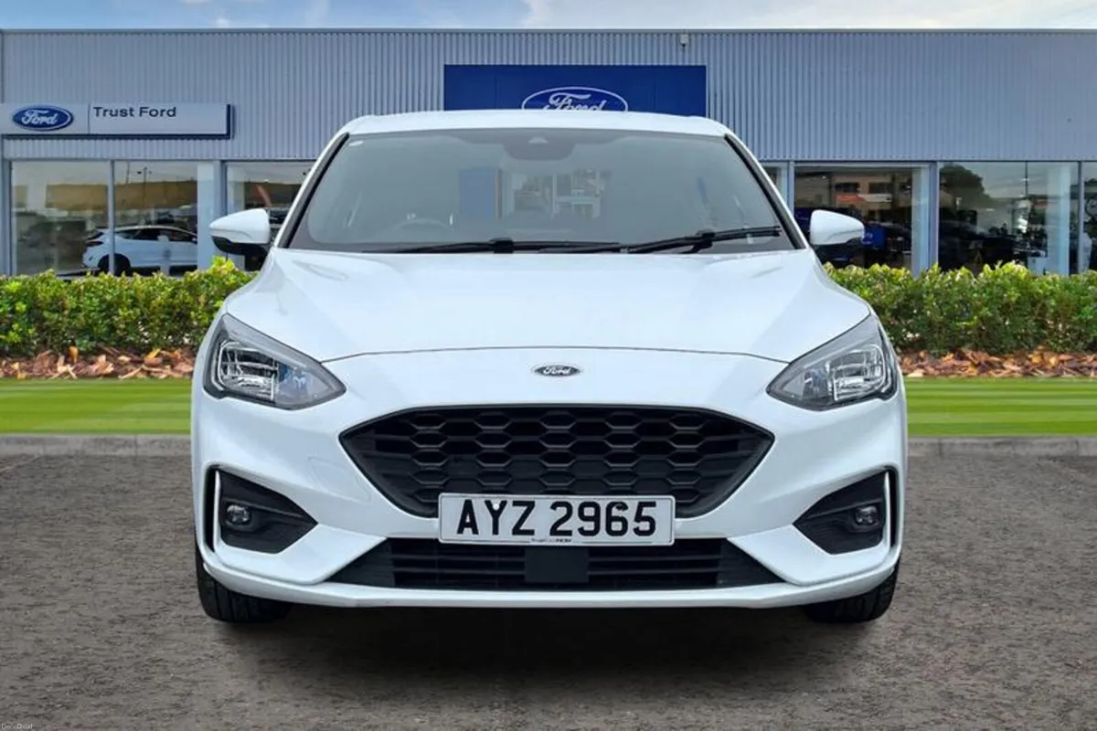 Ford Focus 1.0 EcoBoost 125 ST-Line 5dr - 17'' All - Image 6
