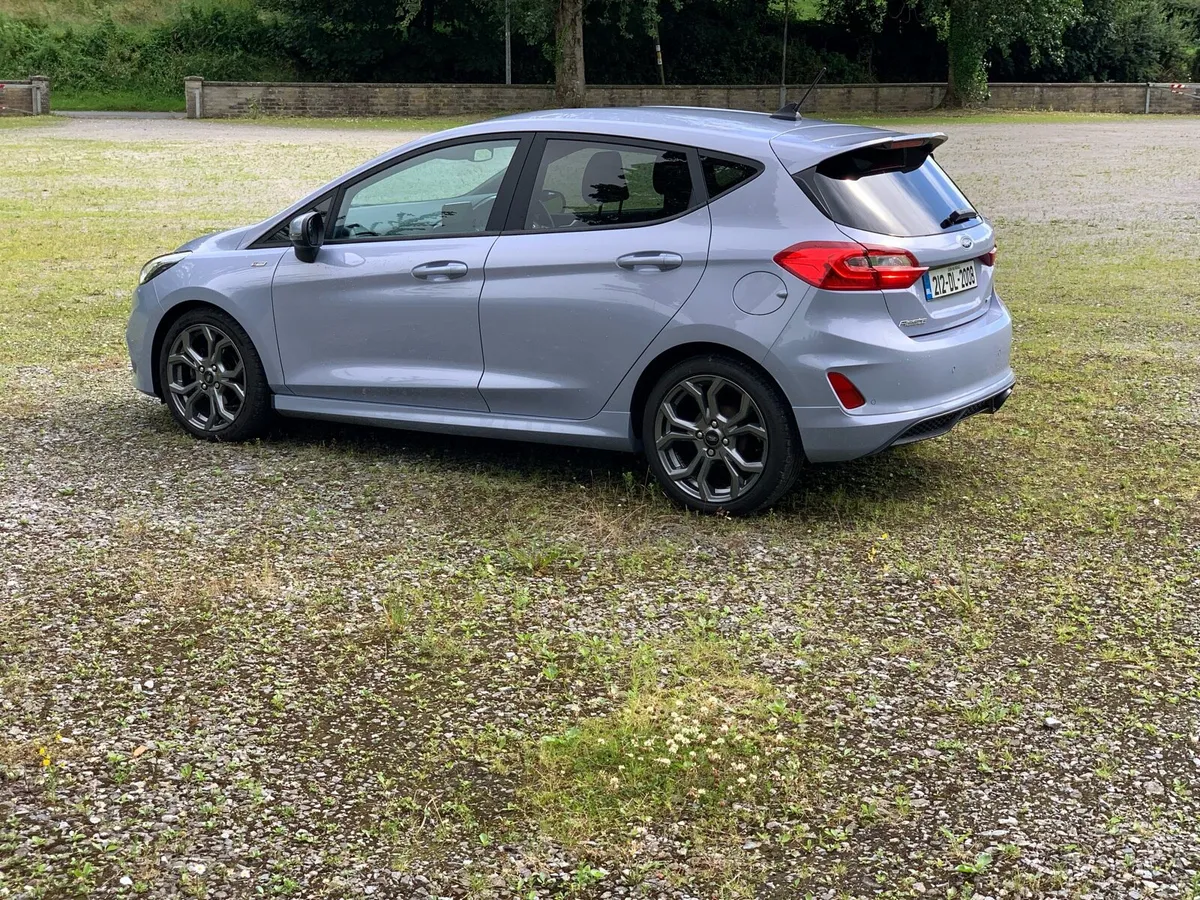 Car - Image 3