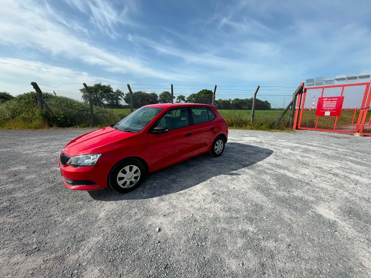 Skoda Fabia 2015 - Image 2