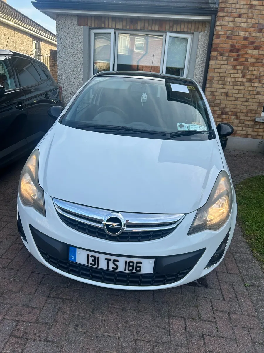 Opel corsa 1.2L petrol. *HIGH SPEC*. 83000kms - Image 1
