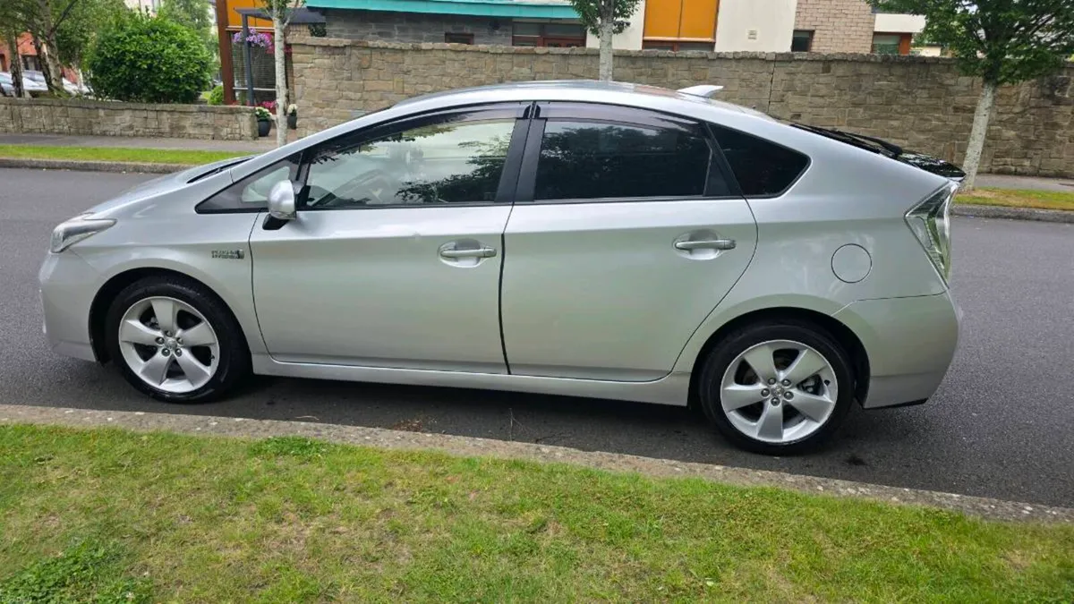 Toyota plug in hybrid - Image 5
