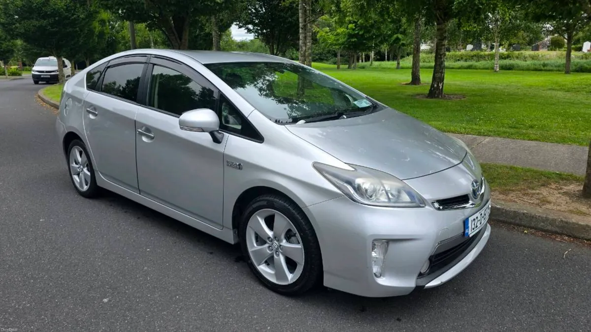 Toyota plug in hybrid - Image 1