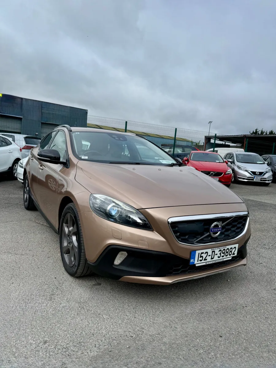 VOLVO V40 2015 2.0, DIESEL CROSS COUNTRY - Image 1