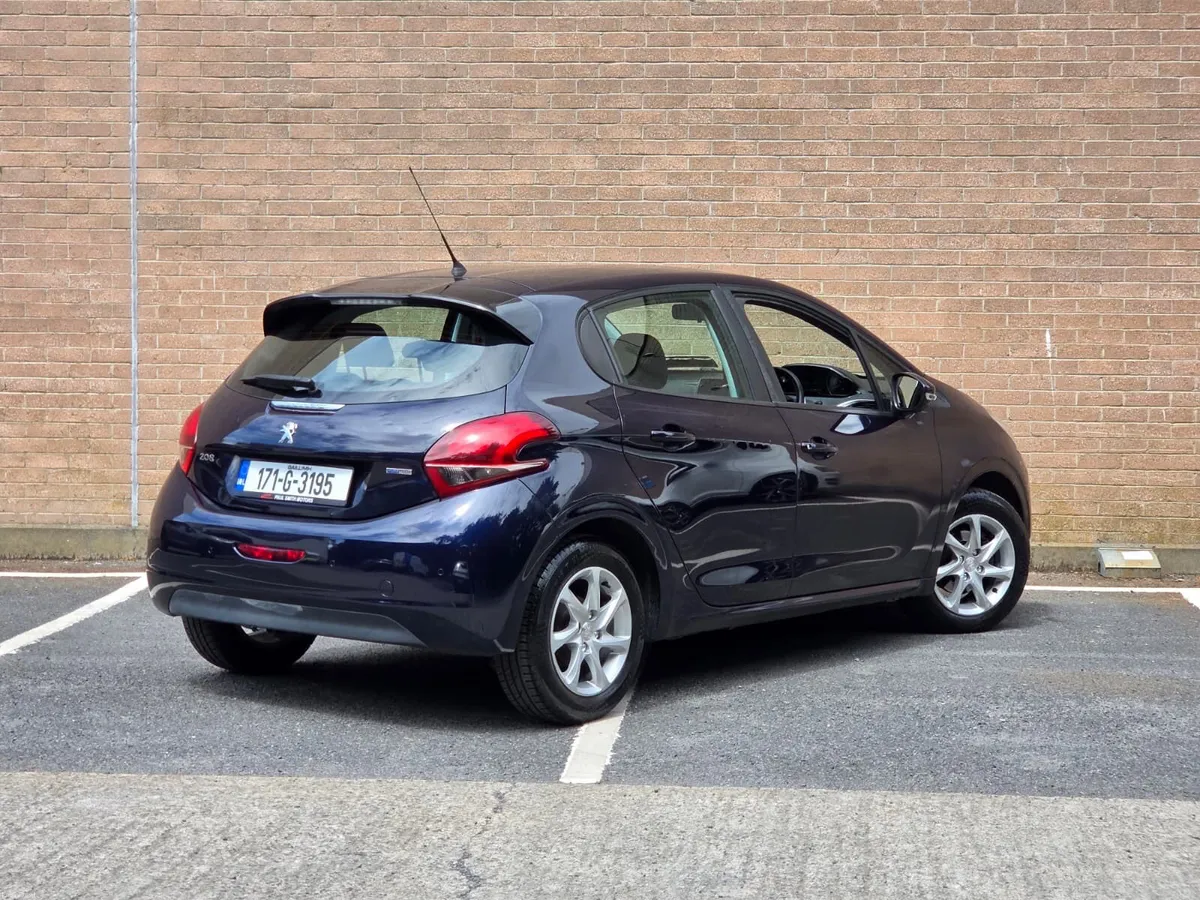 Peugeot 208 2017 - Image 2