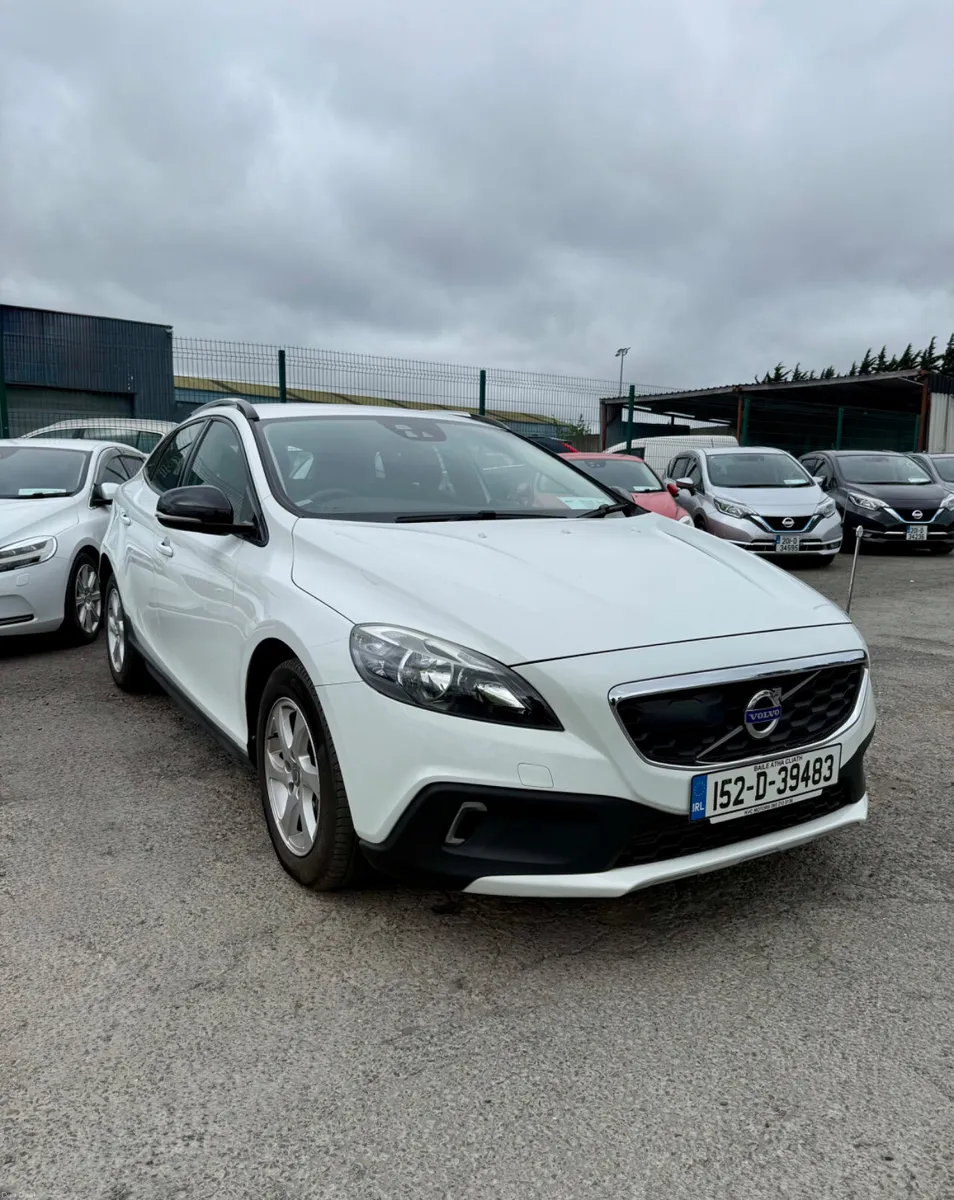 VOLVO V40 2015 2.0, DIESEL CROSS COUNTRY - Image 1