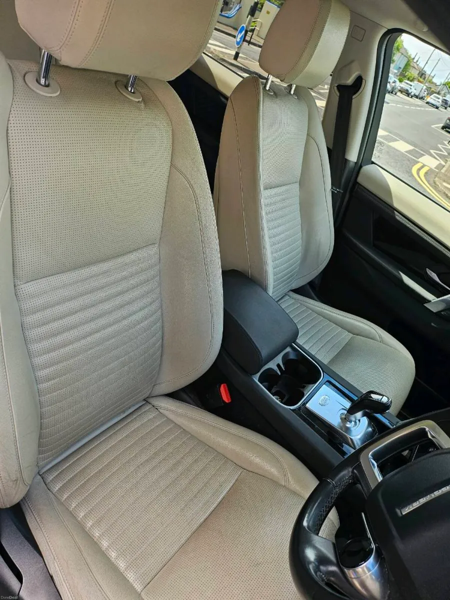 Land Rover Discovery Sport 2.0 D.. 7 seater - Image 6