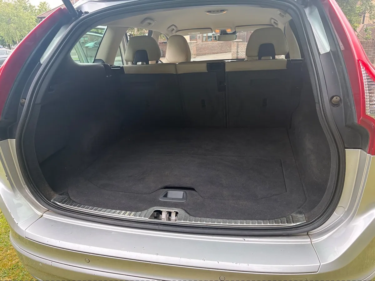 Volvo XC60 2017 - Image 5