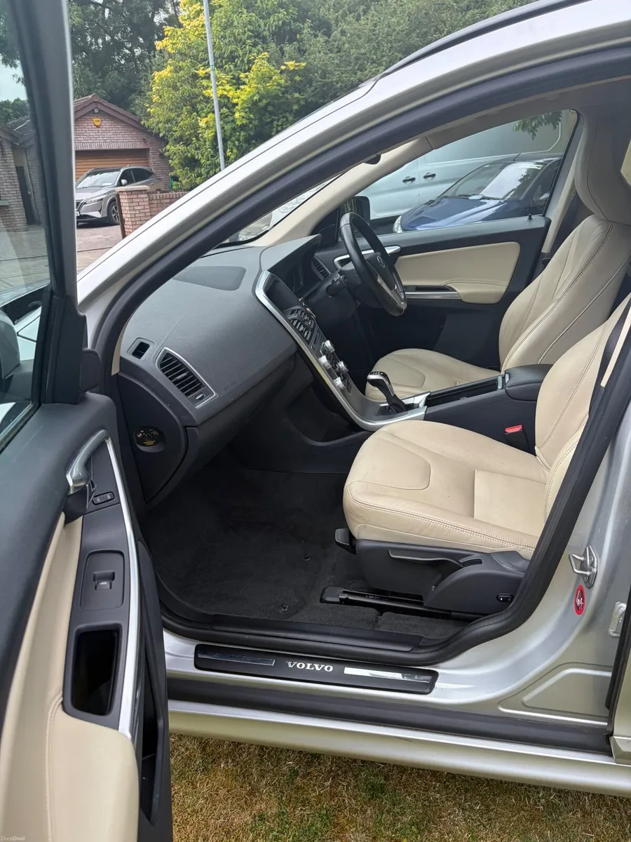 Volvo XC60 2017 - Image 6