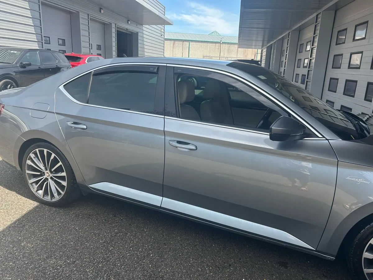 Car - Image 2