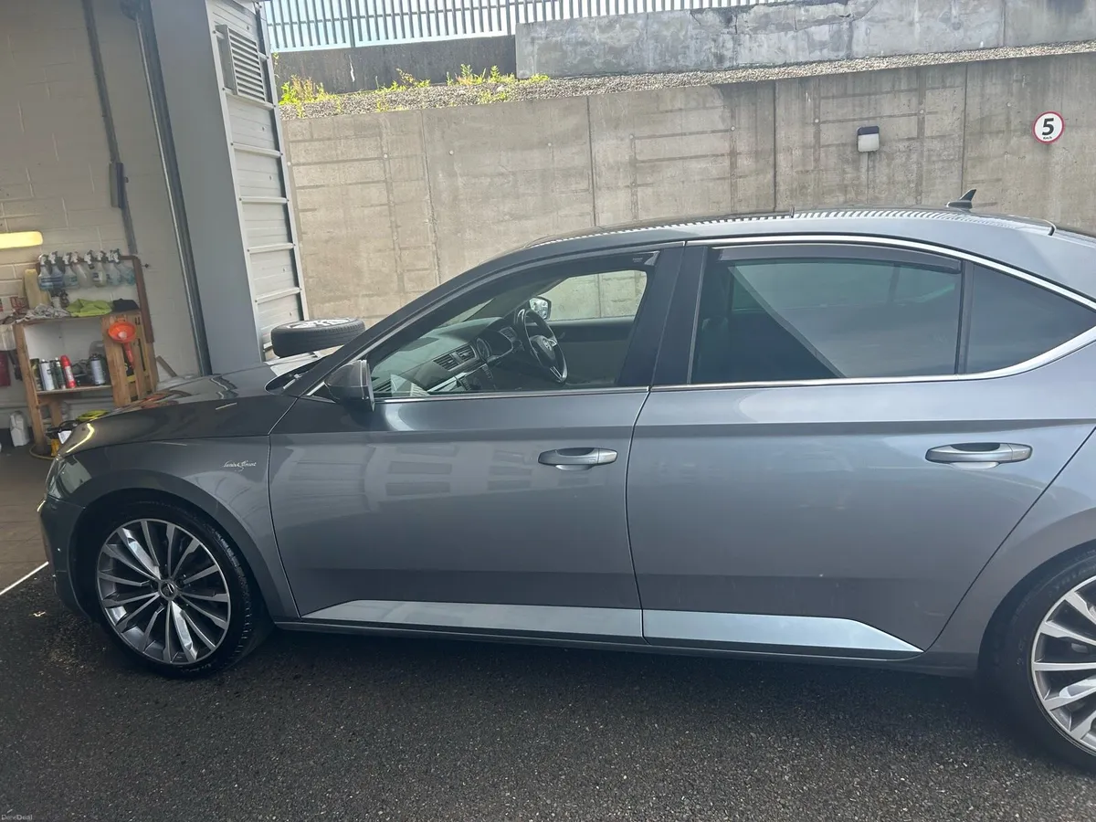 Car - Image 4
