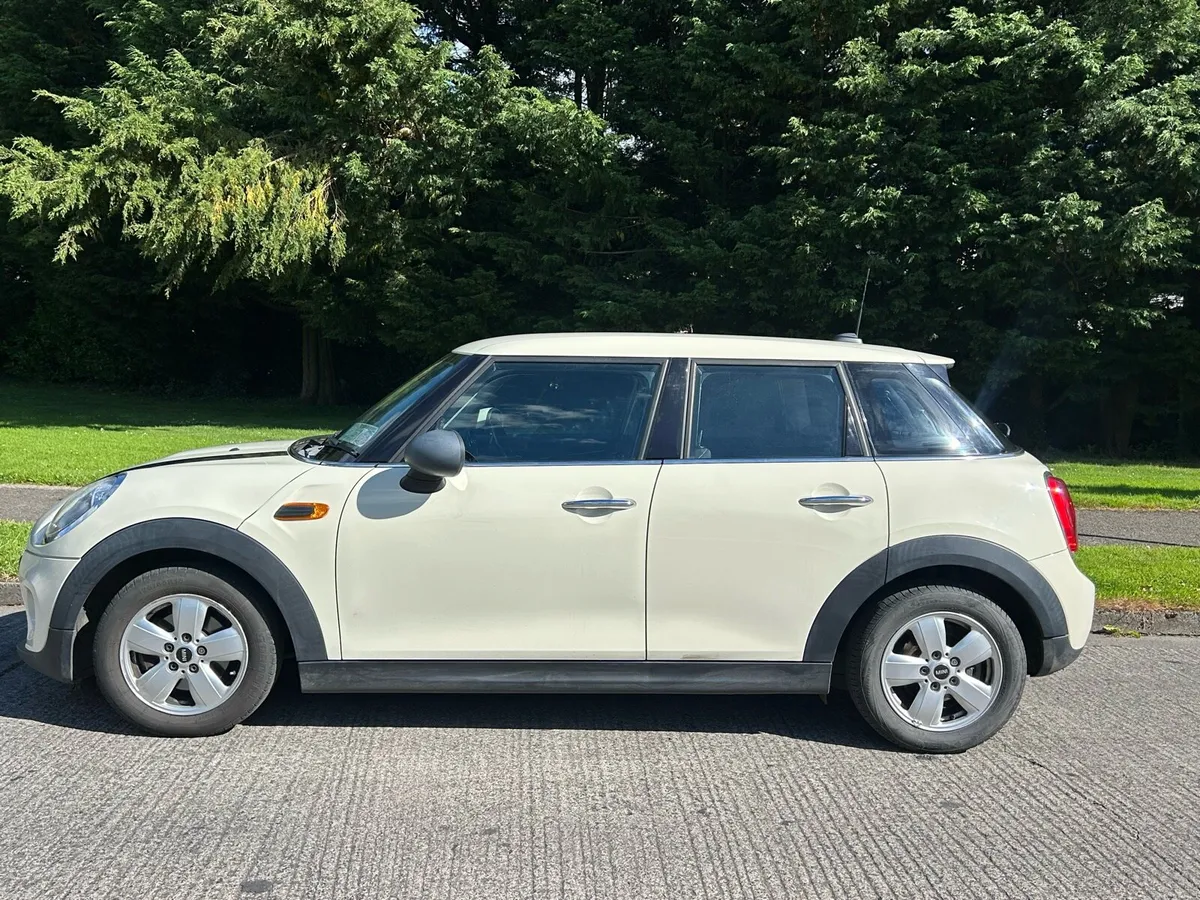 Mini One 5Dr - Image 2