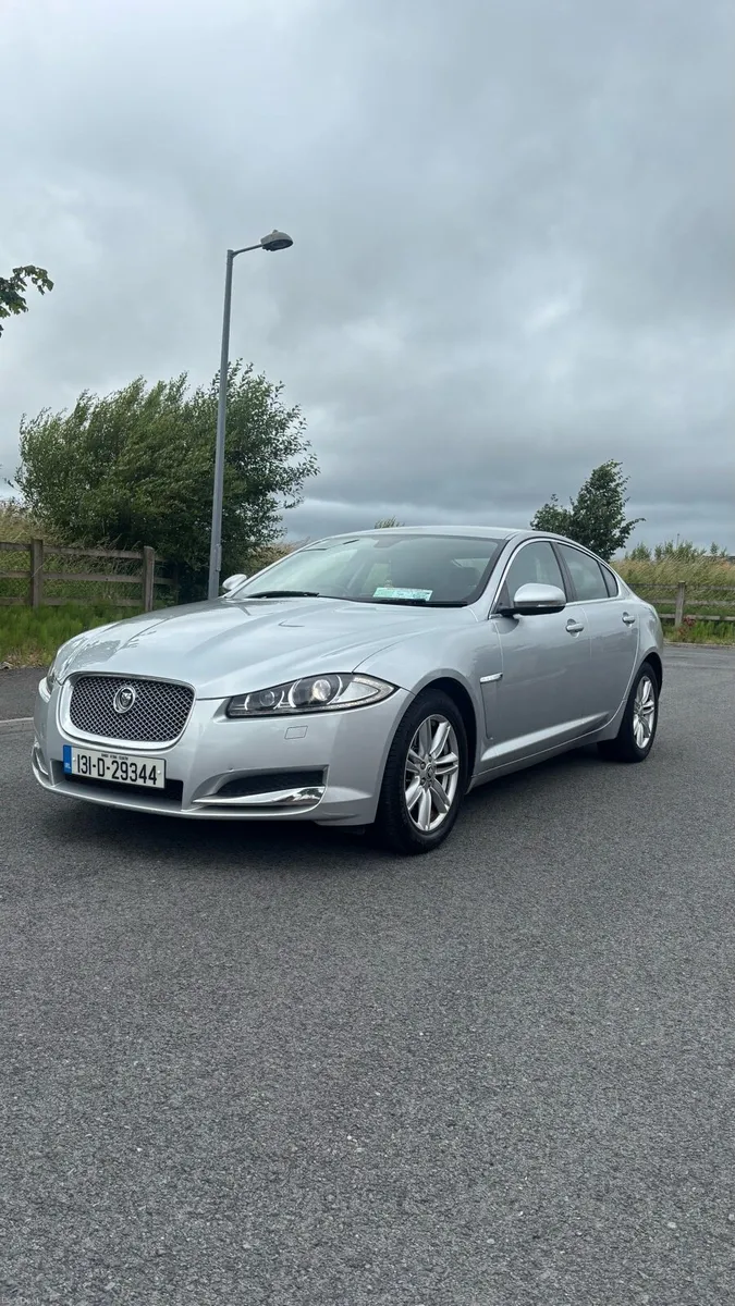 Jaguar XF 2.2D Luxury AUTOMATIC New Nct 07/2027 - Image 3