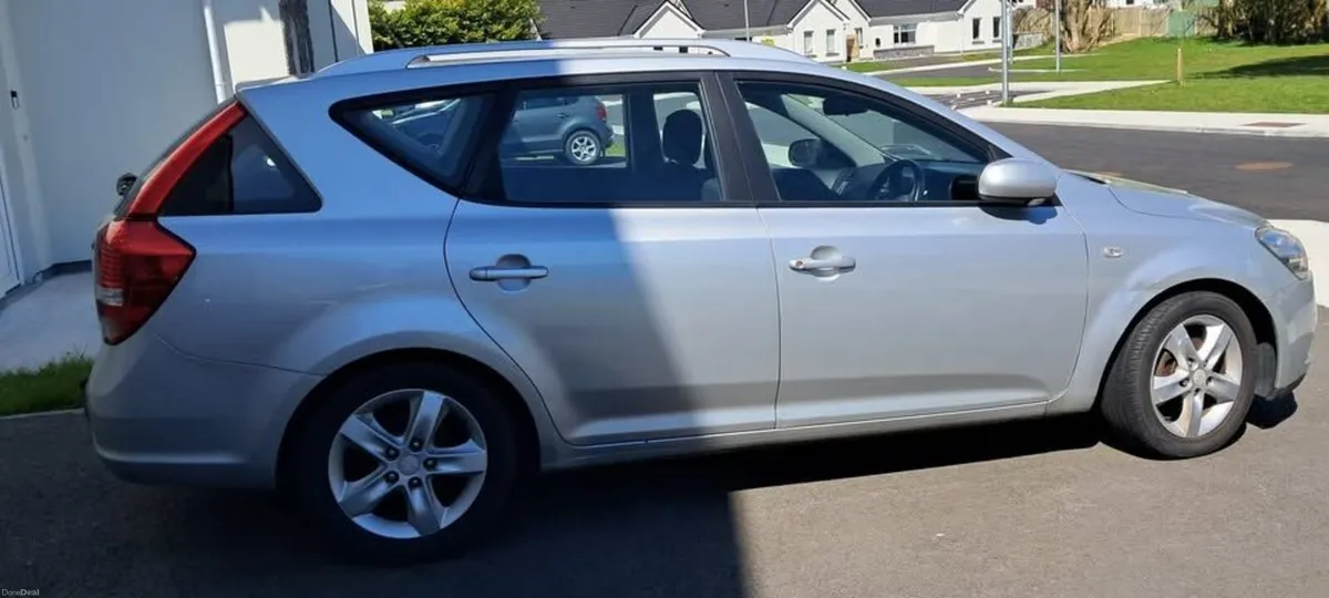Kia Ceed 2011 estate NEW NCT - Image 2