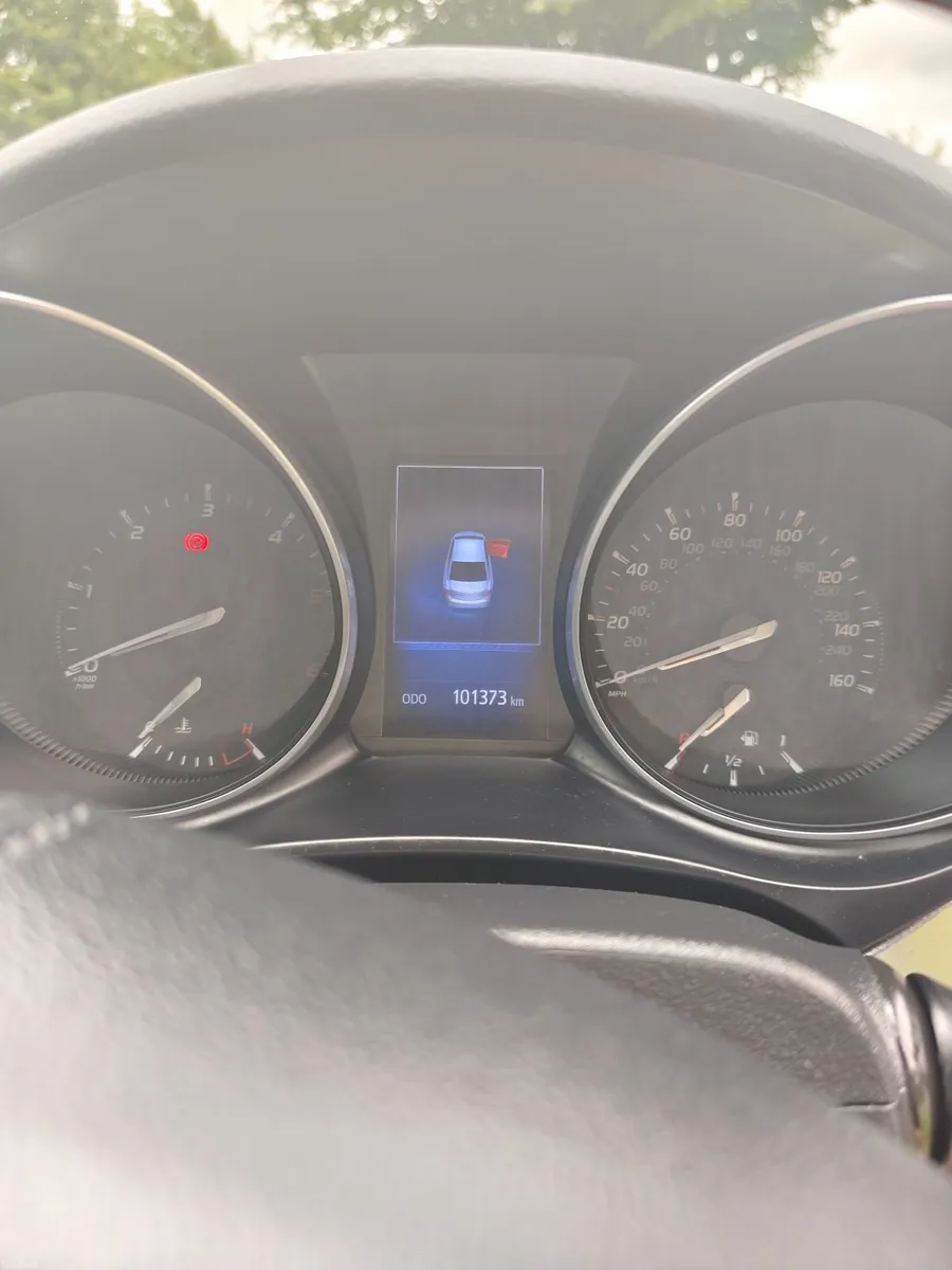 Toyota Avensis 2018 - Image 2