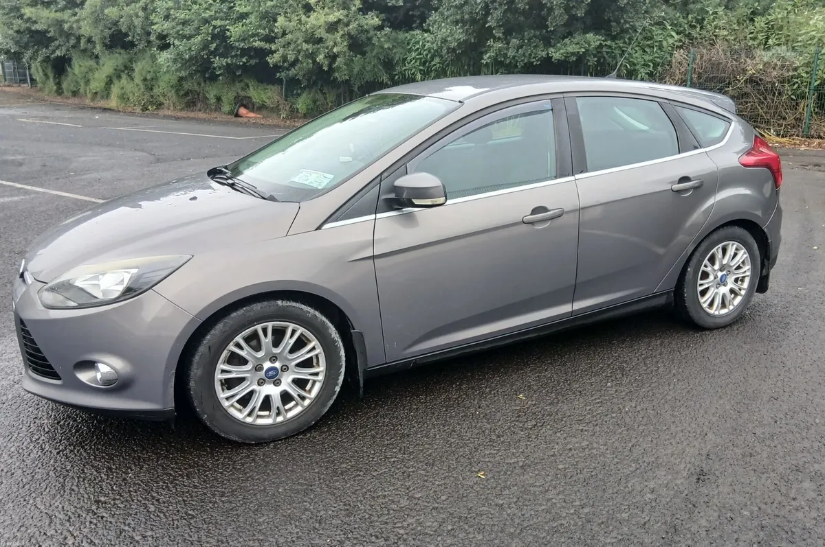 Ford Focus 2011 - Image 1