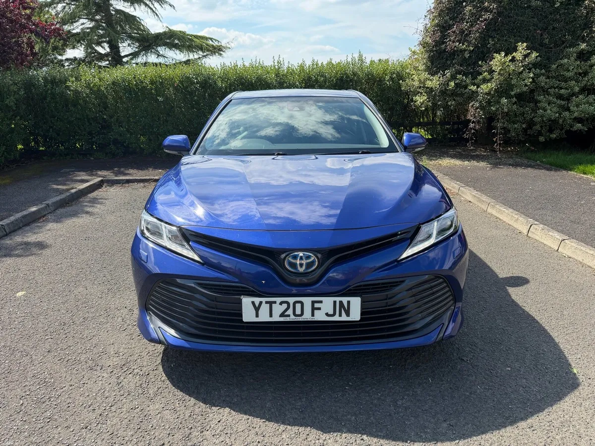 Toyota Camry Excel - Image 2