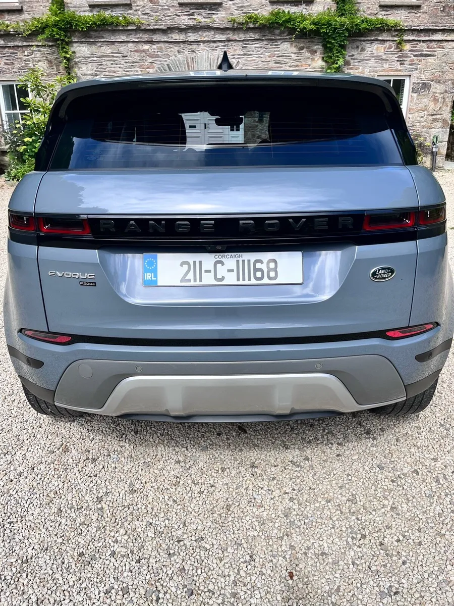 2021 Range Rover Evoque P300e  SE-309 hp hybrid - Image 6