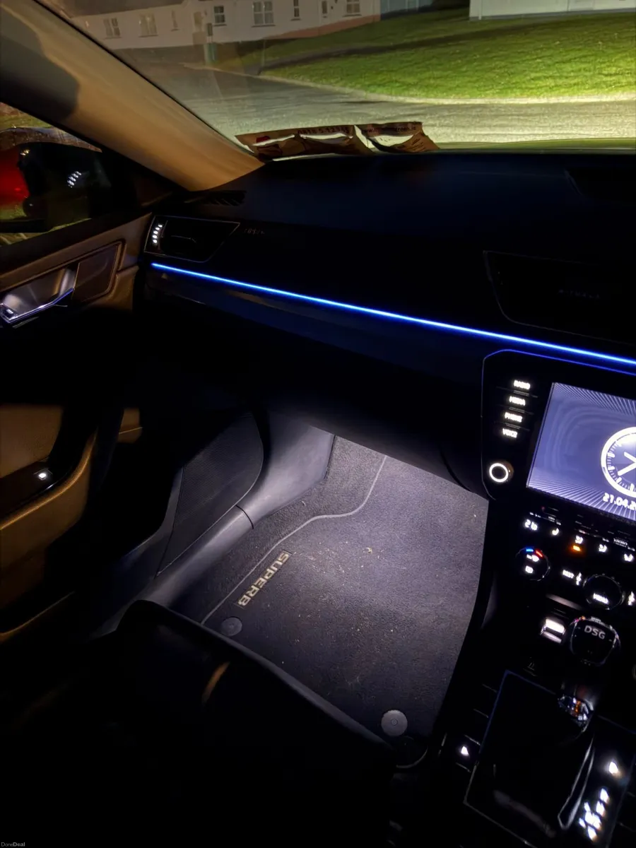 Skoda Superb black edition - Image 2