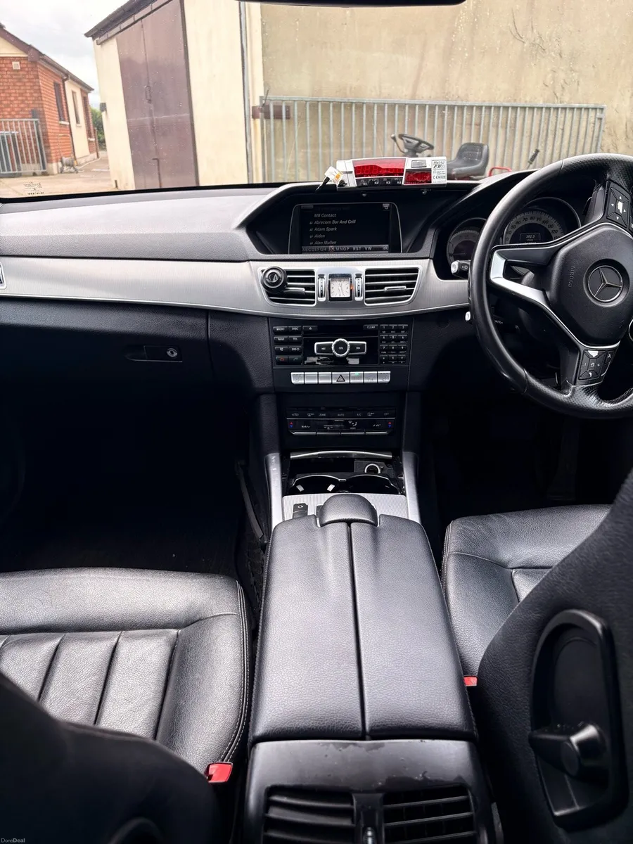 Mercedes Benz E220 - Image 5