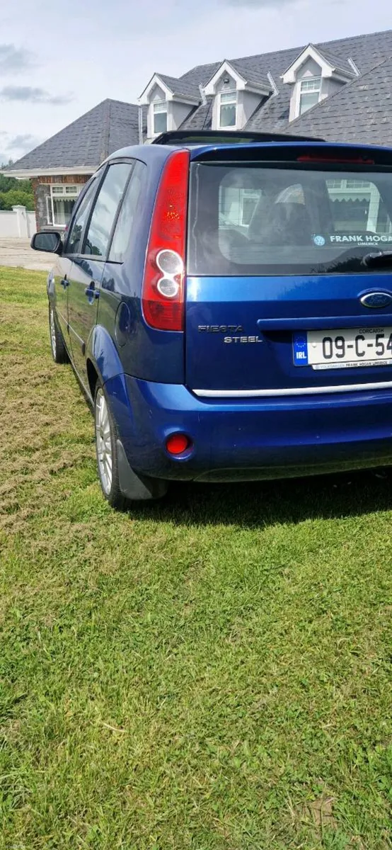 Ford fiesta New Nct 08/27 - Image 4