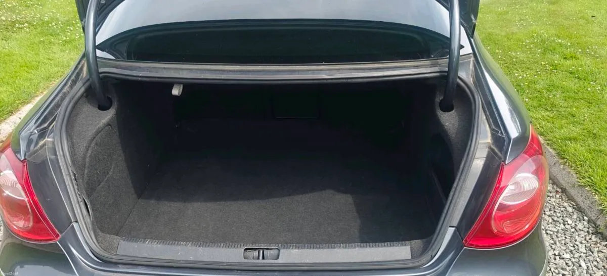 Volkswagen Passat CC - Image 4
