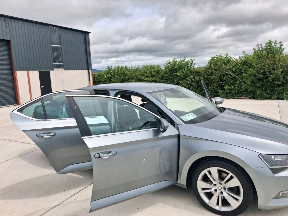 Car - Image 2