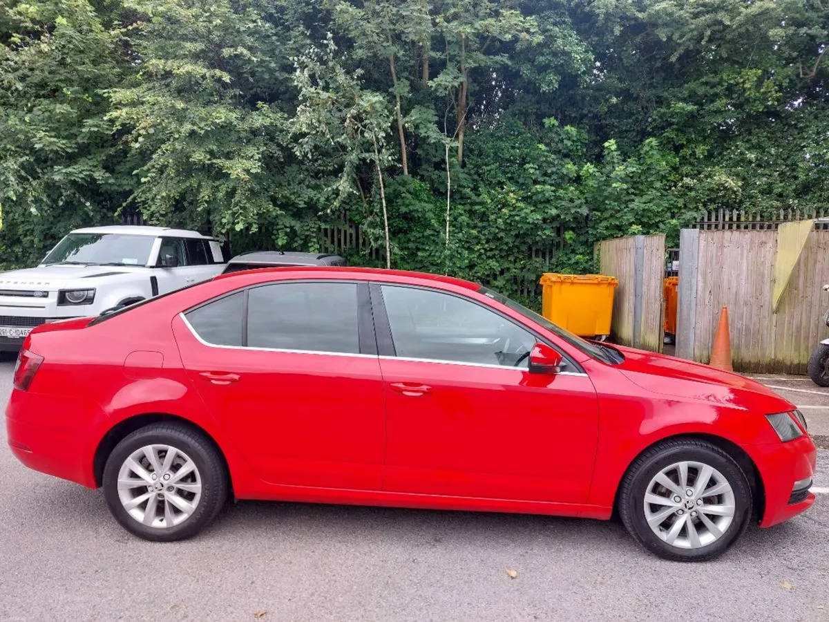 Skoda Octavia 2018 - Image 2