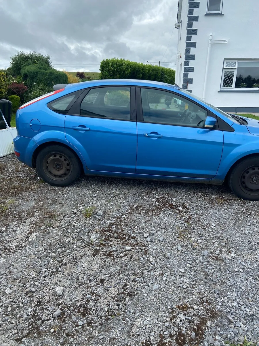 2009 Ford focus - Image 2