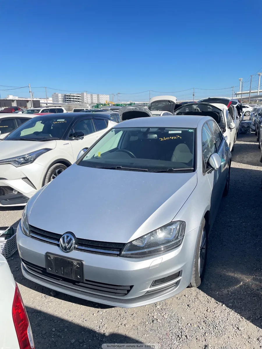 VW GOLF 2015 1.2Tsi AUTO - Image 1