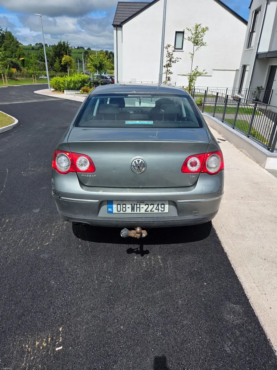 Volkswagen Passat 2008 - Image 2