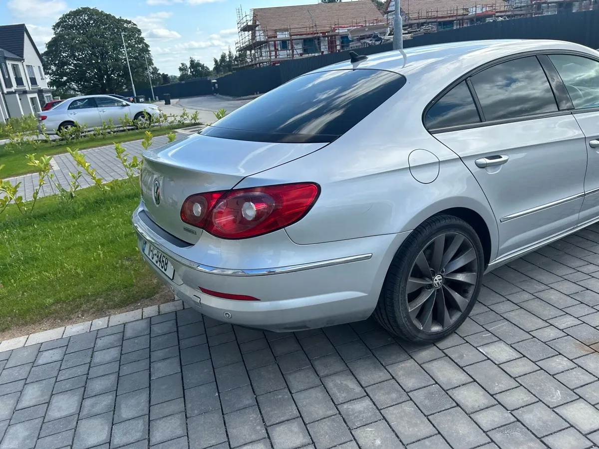 Volkswagen Passat CC - Image 2