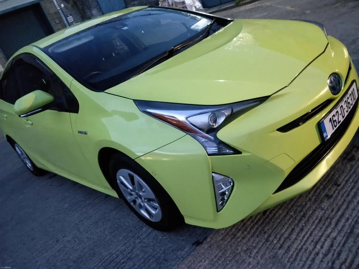 Toyota Prius 2016 High Specs - Image 4
