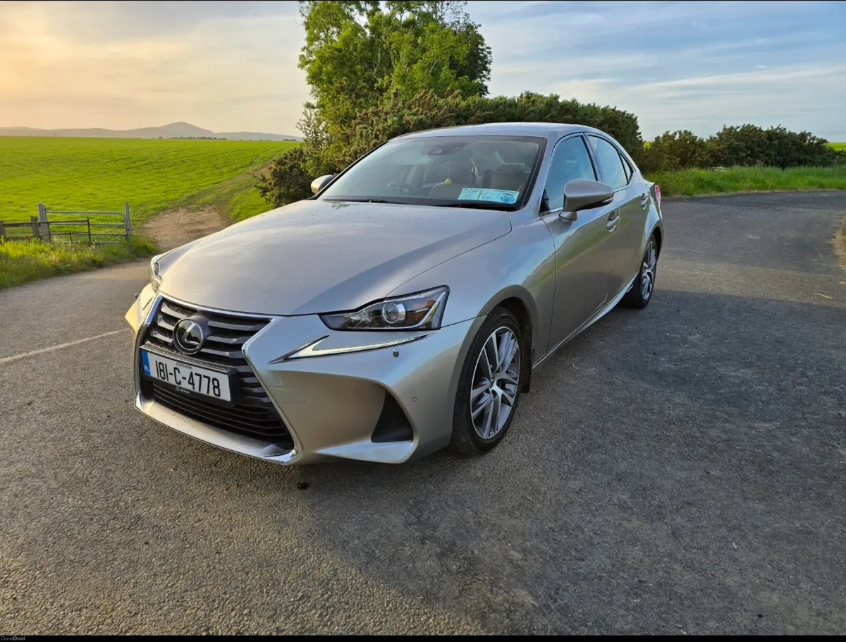 Lexus is300h - Image 2