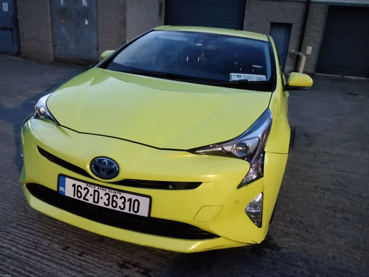 Toyota Prius 2016 High Specs - Image 6
