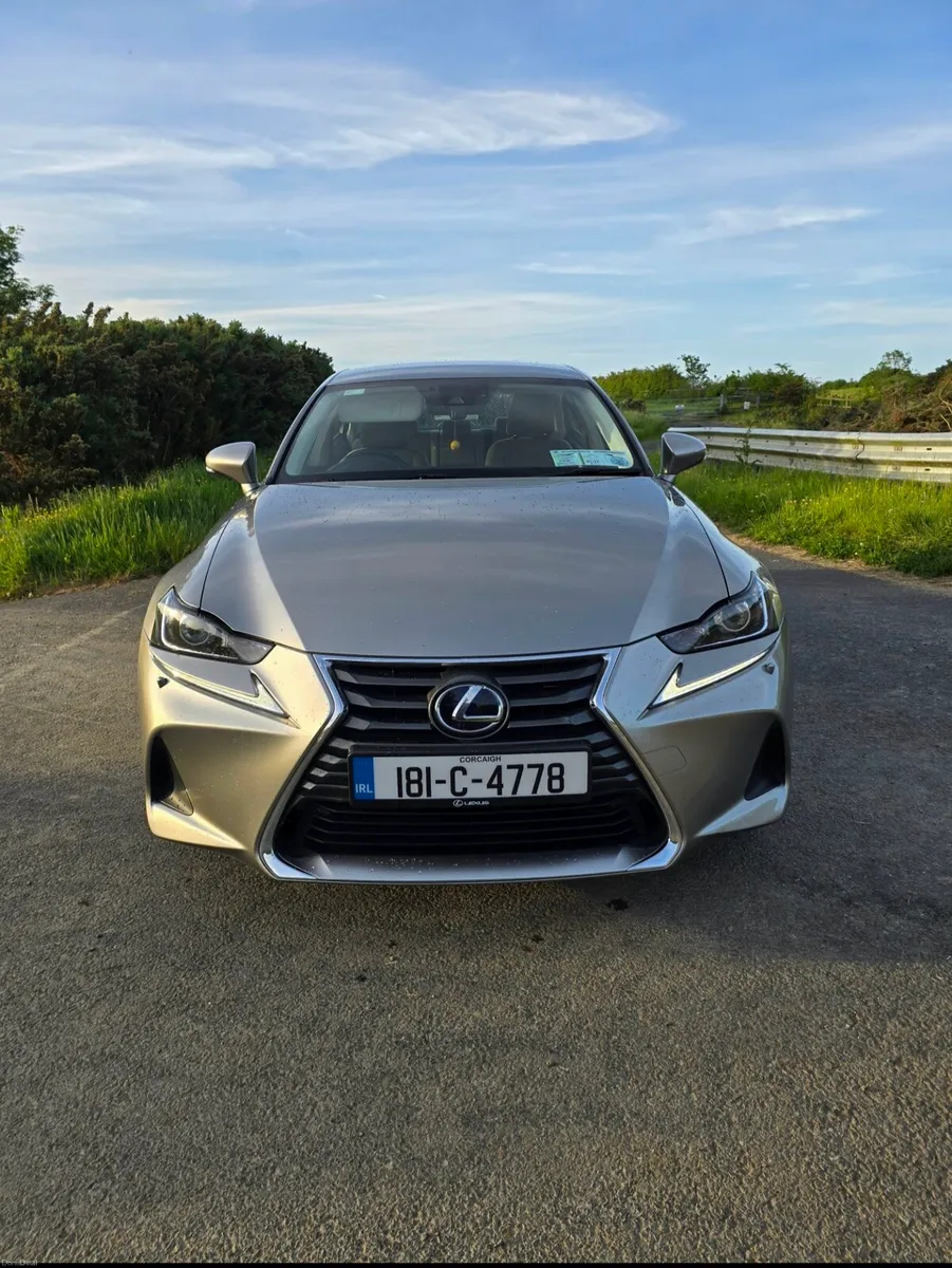 Lexus is300h - Image 4