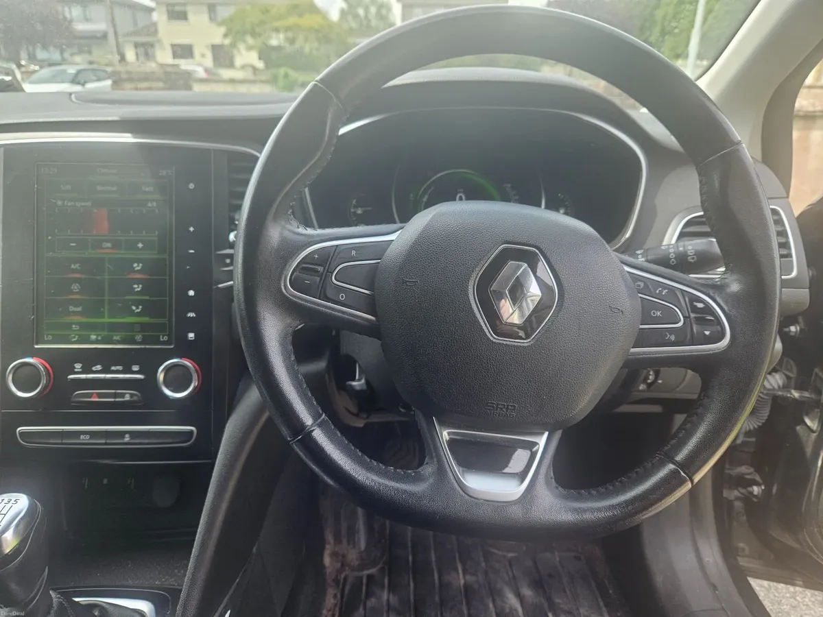 Renault Megane 2017 - Image 2