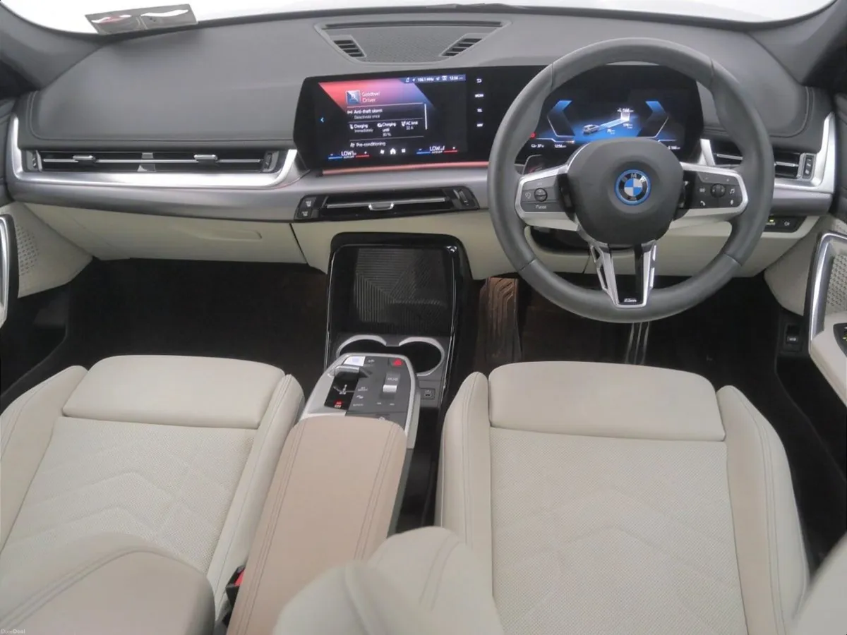 BMW iX1 eDrive20 M Sport - Image 4