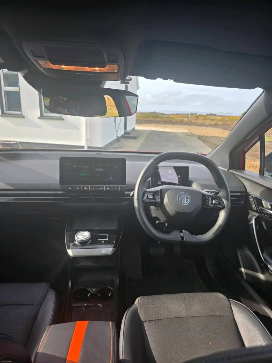 MG 4 Electric Exclusive - 64KWH - 5DOOR - Image 3