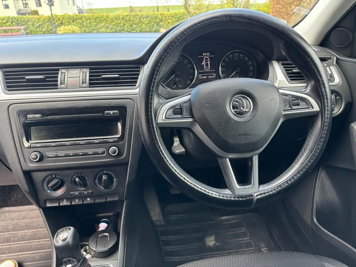 Skoda Rapid  2015 - Image 6