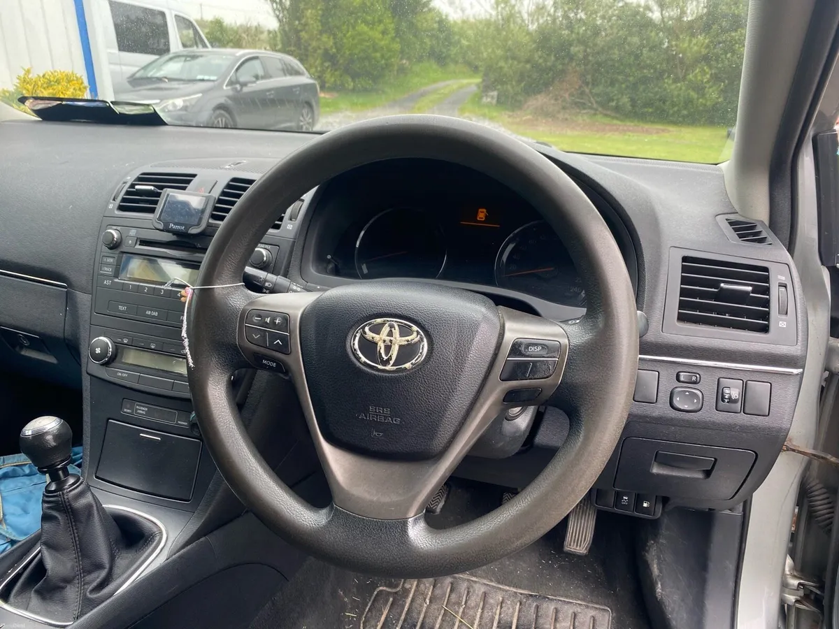 Toyota avensis - Image 4
