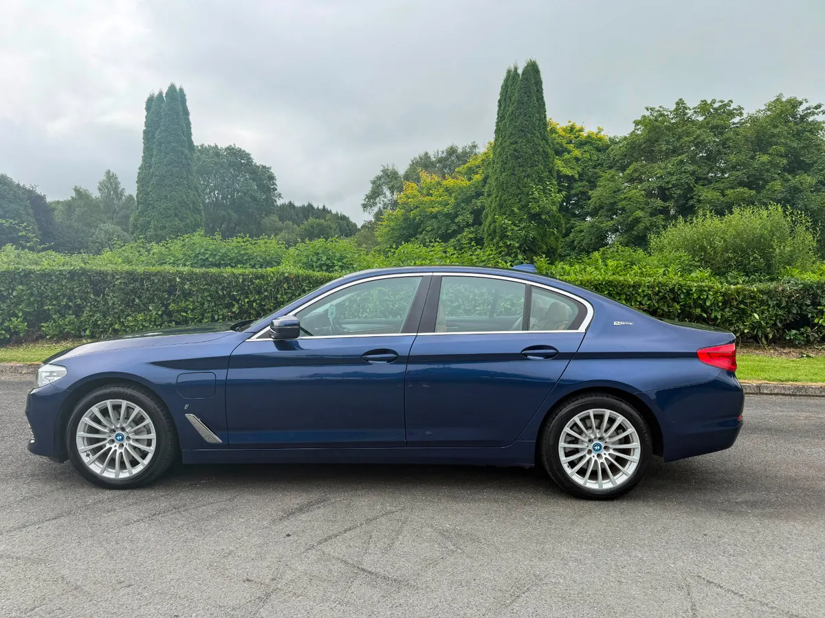 BMW 530E LUXURY AUTO 2018 - Image 2