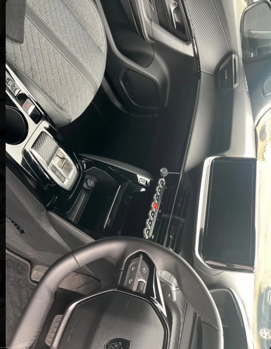 Peugeot 2008 2021 - Image 2