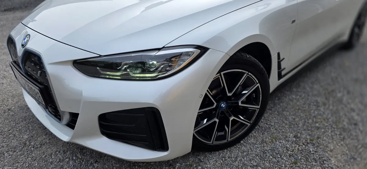 BMW i4 2022 M SPORT EDRIVE 40 - Image 4
